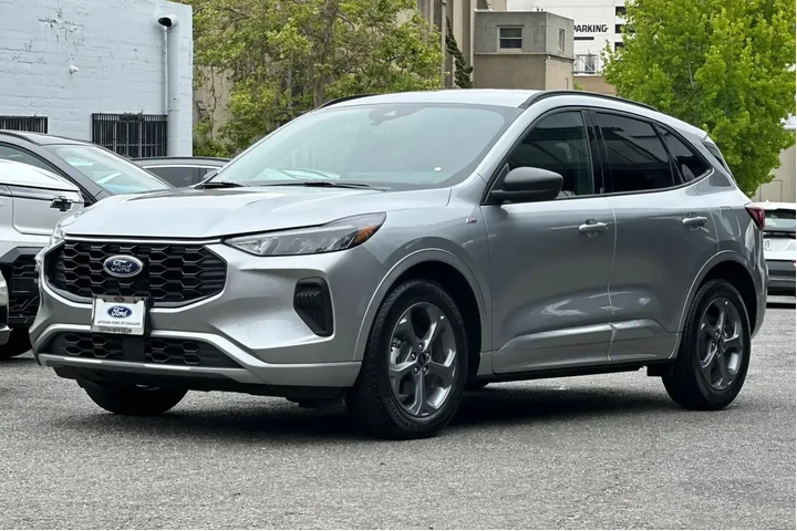 $22995 : Ford Escape 2023 ST-Line 4dr image 8