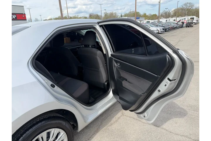 $12450 : 2019 Corolla LE image 9