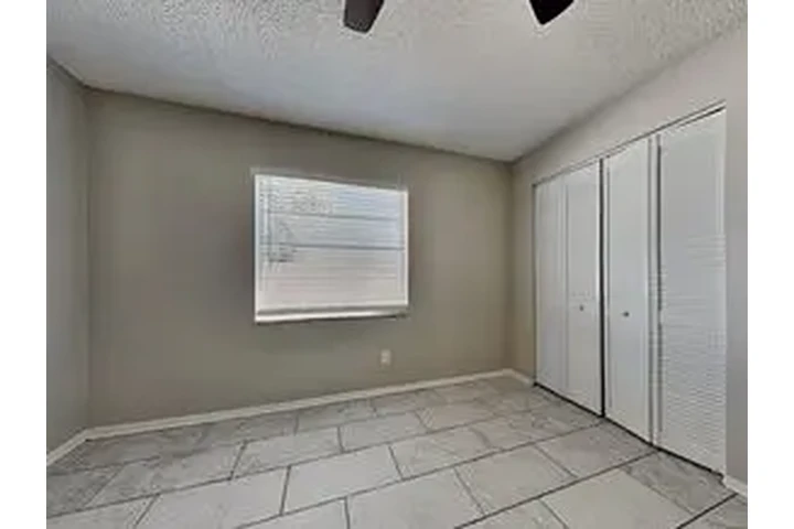 $2010 : luxury house for rent image 6