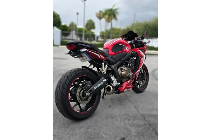 $1800 : Honda CBR650R image 3