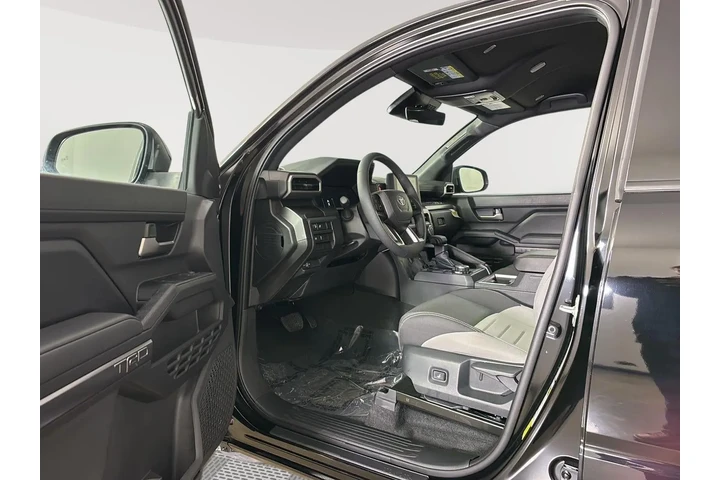 $45000 : Gold Certified 2025 Tacoma TR image 2