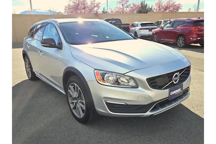 $18998 : Volvo V60 Cross Country 2018 image 1