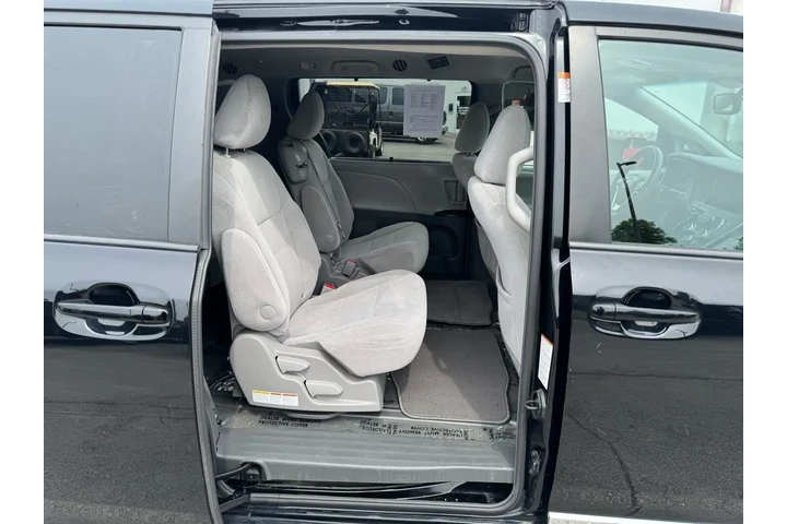 $10980 : 2016 Sienna 5dr 7-Passenger V image 9