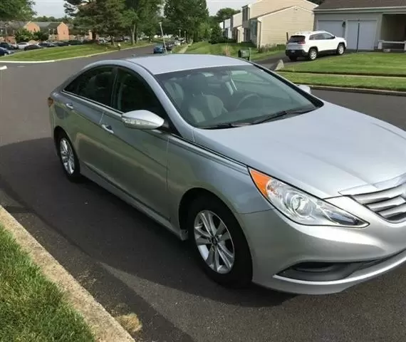 $4900 : 2014 HYUNDAI SONATA GLS SEDAN image 1