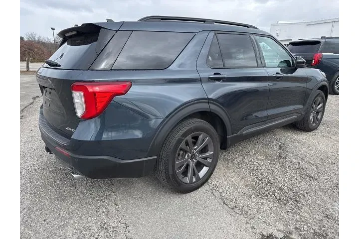 $33175 : Ford Explorer 2023 AWD XLT 4 image 10