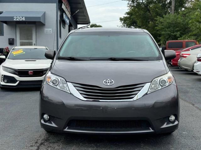 $14495 : 2014 Sienna XLE 8-Passenger image 4