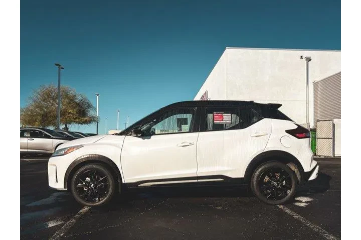 $19997 : Nissan Kicks 2023 SR 4dr Cro image 2