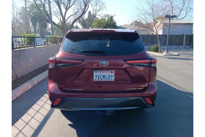 $39995 : Toyota Highlander 2022 AWD L image 4