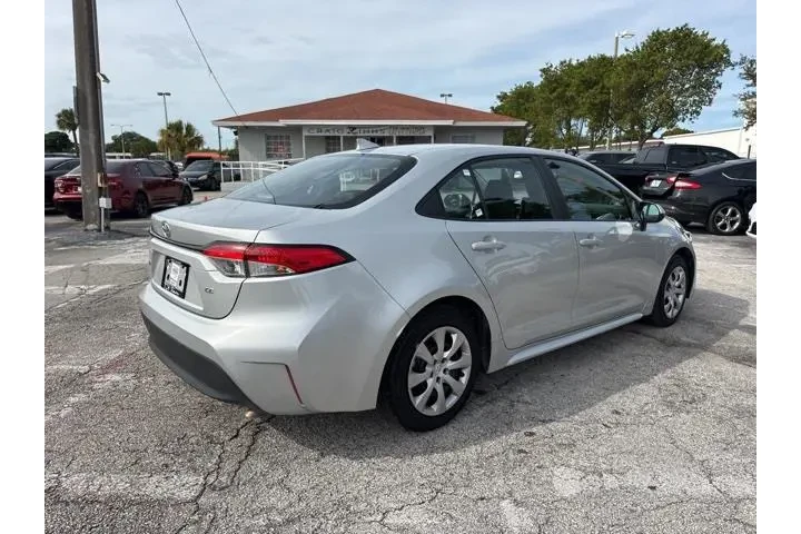 $20488 : Toyota Corolla 2025 LE 4dr S image 3