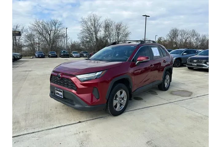 $24875 : Toyota RAV4 2023 AWD XLE 4dr image 1