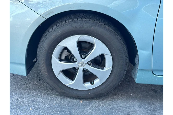 $8995 : Toyota Prius 2014 Four 4dr H image 4