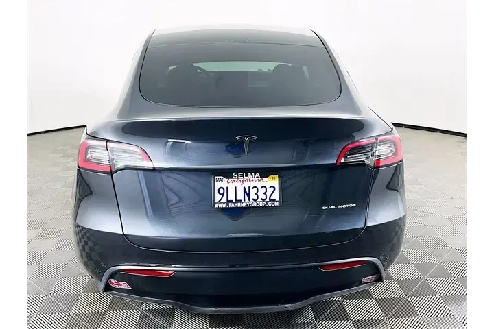 $29900 : Tesla Model Y 2024 AWD Long image 6