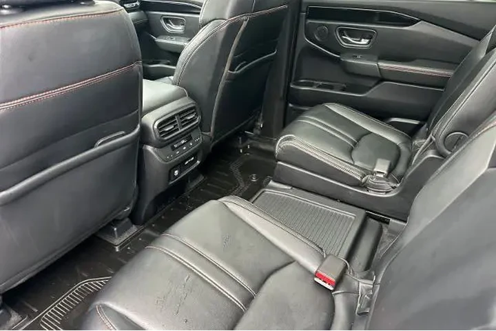 $35995 : Honda Pilot 2023 AWD TrailSp image 4