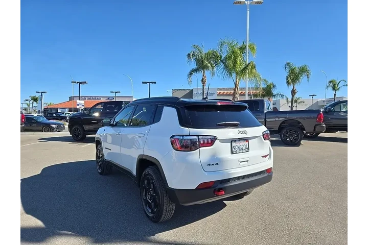 $21106 : Jeep Compass 2023 4x4 Trailh image 10