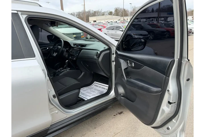 $10450 : 2020 Rogue SV image 8