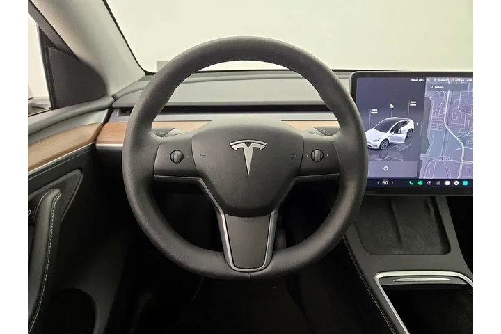 $39998 : Tesla Model Y 2025 AWD Long image 10