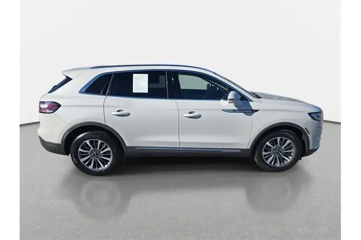 $33499 : Lincoln Nautilus 2022 AWD Re image 4