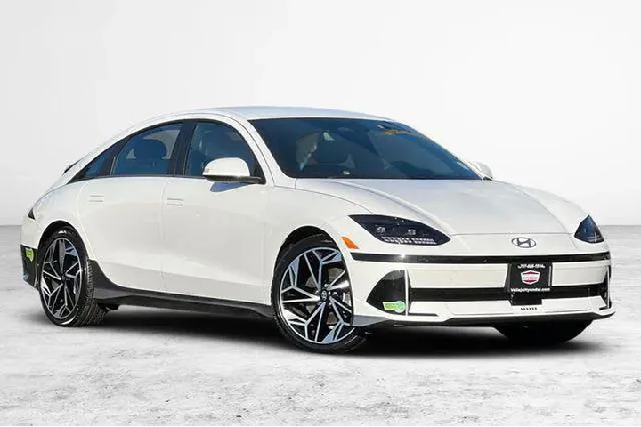 $18990 : Hyundai IONIQ 6 2023 SEL 4dr image 1