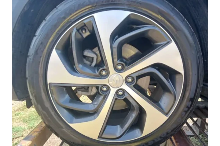 $13000 : 2018 Tucson Limited image 5