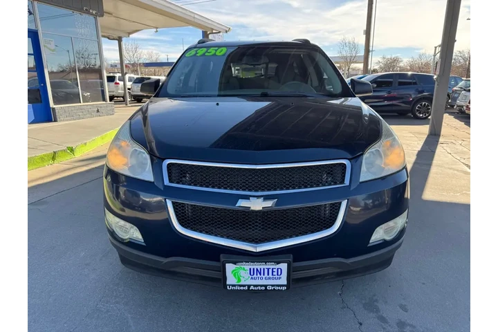 2012 Traverse LS FWD w/PDC image 2