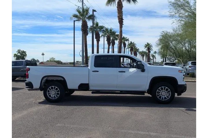 Chevrolet Silverado 2500HD 2 image 7