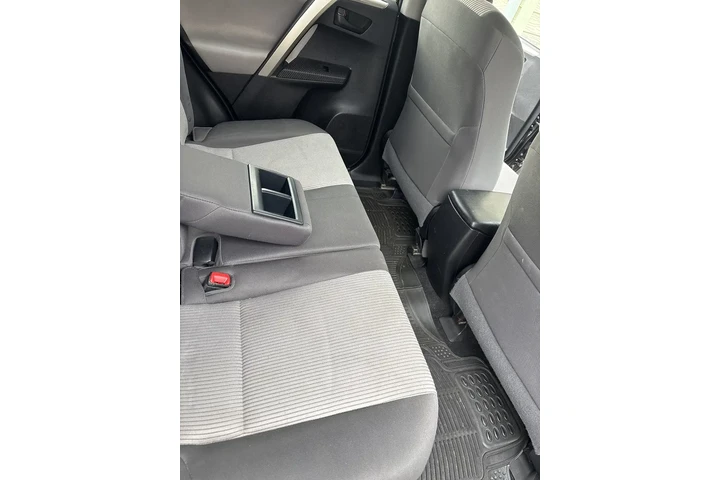 $9000 : 2015 Toyota RAV4 LE SUV image 7