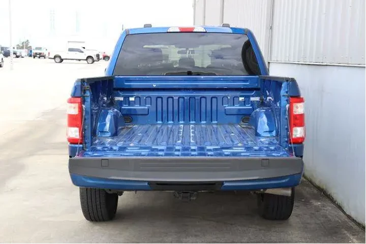 $31133 : Ford F-150 2022 4x4 XL 4dr S image 8