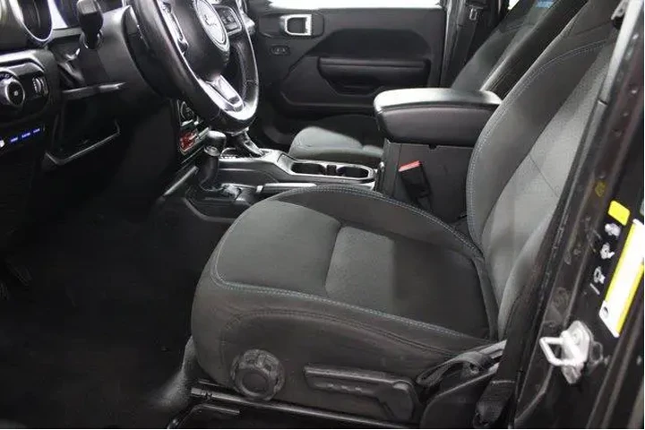 $37945 : Jeep Wrangler 2023 4x4 Rubic image 4