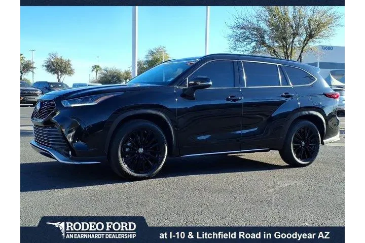 $37777 : Toyota Highlander 2023 LE 4d image 1