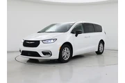 $29998 : Chrysler Pacifica 2024 Touri thumbnail