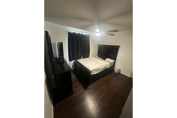 $700 : RENTO CUARTO EN ORLANDO image 3