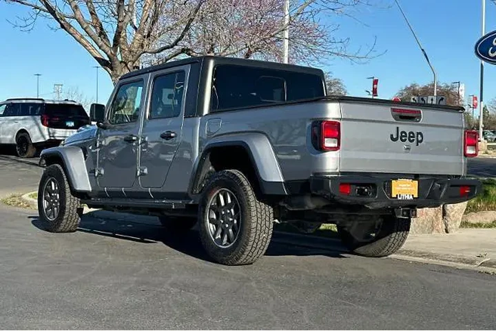 $26995 : Jeep Gladiator 2020 4x4 Spor image 6