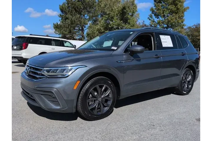 $22240 : Volkswagen Tiguan 2023 SE 4d image 7