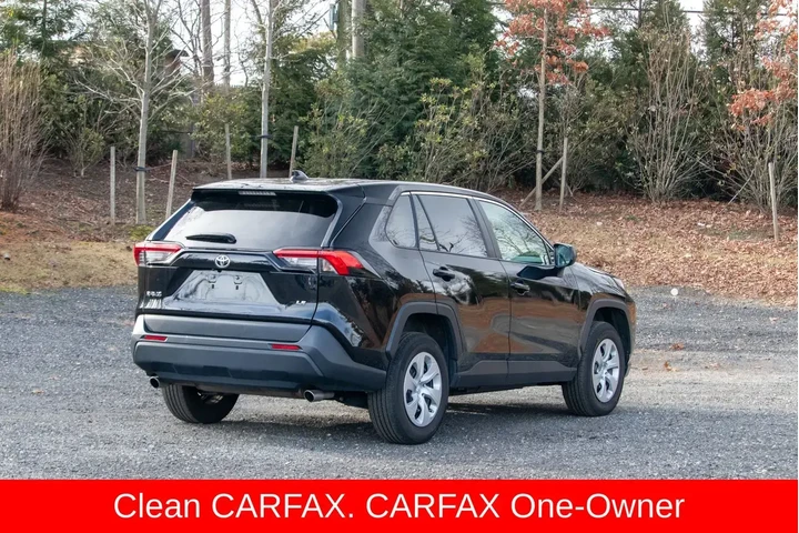 $20695 : Toyota RAV4 2024 LE 4dr SUV image 8