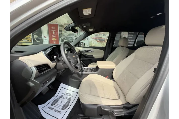 $19999 : 2022 Traverse LS image 10