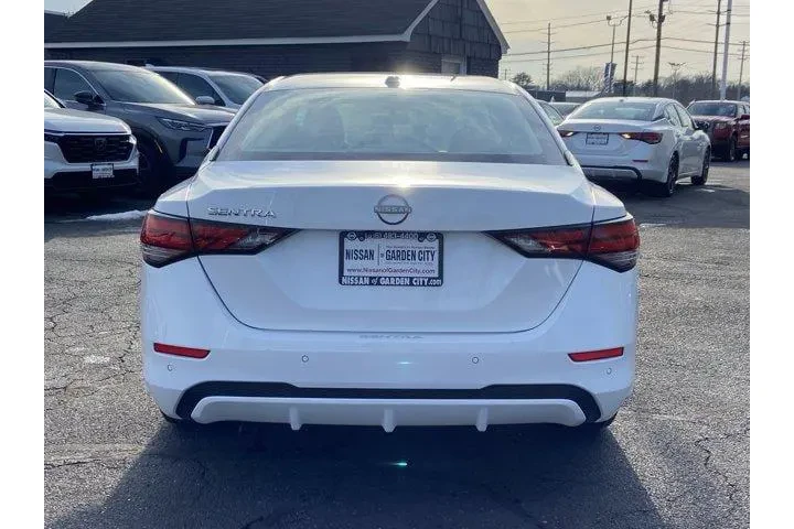 $16495 : Nissan Sentra 2025 SV 4dr Se image 5