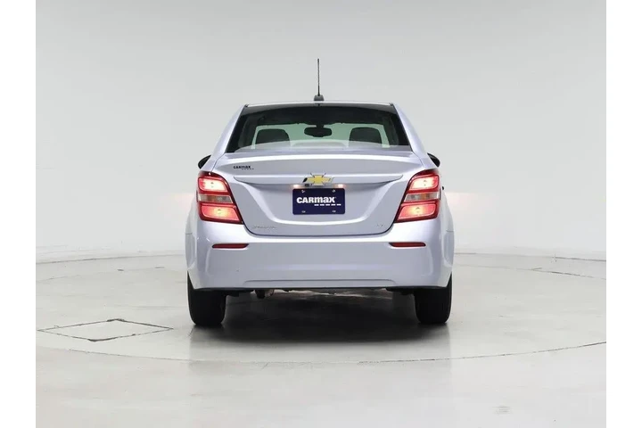 $13998 : Chevrolet Sonic 2017 LT Auto image 6