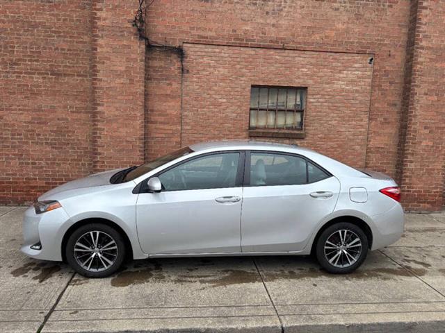 $15500 : 2018 Corolla LE image 3