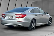 $28900 : Honda Accord 2022 Touring 4d thumbnail