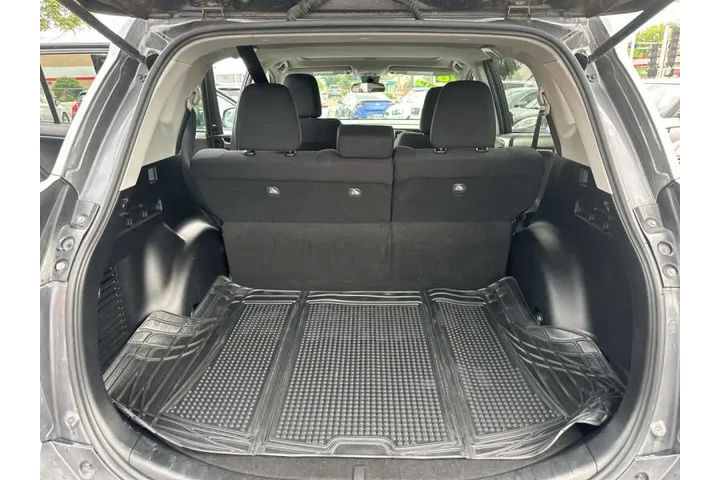 2018 RAV4 XLE image 5