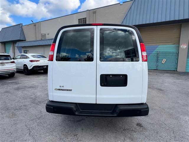 $22000 : Chevrolet Express G2500 image 7