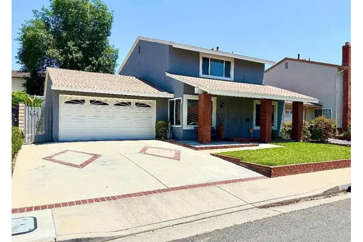 $2900 : Welcome to this beautifully up image 1