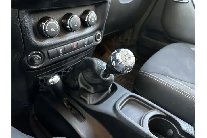 $20996 : Jeep Wrangler Unlimited 2015 image 10