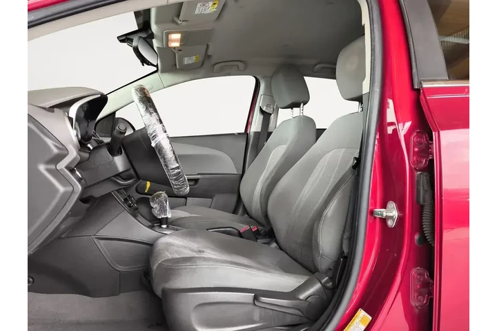 $10000 : Chevrolet Sonic 2017 LT Auto image 2