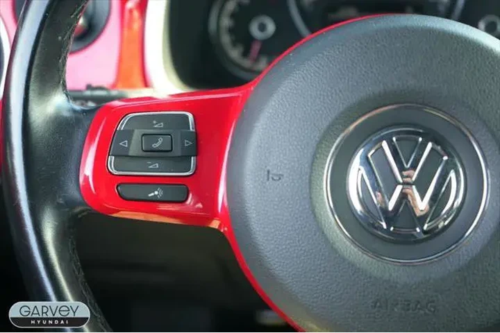 $29588 : Volkswagen Beetle Convertibl image 6