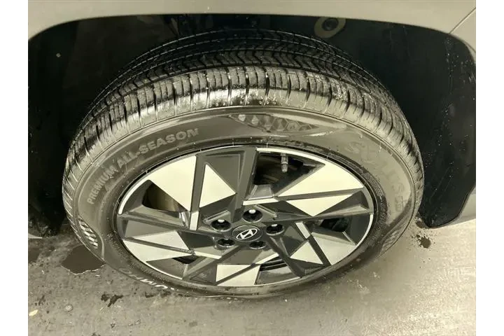 $24995 : Hyundai KONA 2025 AWD SEL 4d image 8