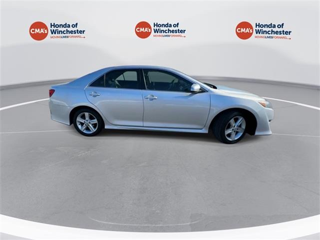 $15700 : PRE-OWNED 2014 TOYOTA CAMRY L image 9