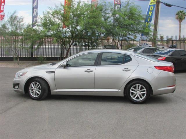 $7900 : 2013 Optima LX image 10