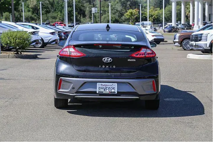 $13991 : Hyundai IONIQ Electric 2018 image 4