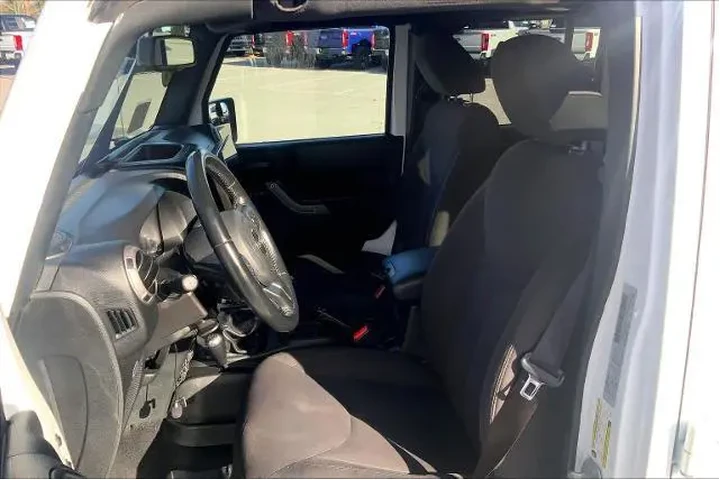 $15555 : Jeep Wrangler Unlimited 2017 image 8